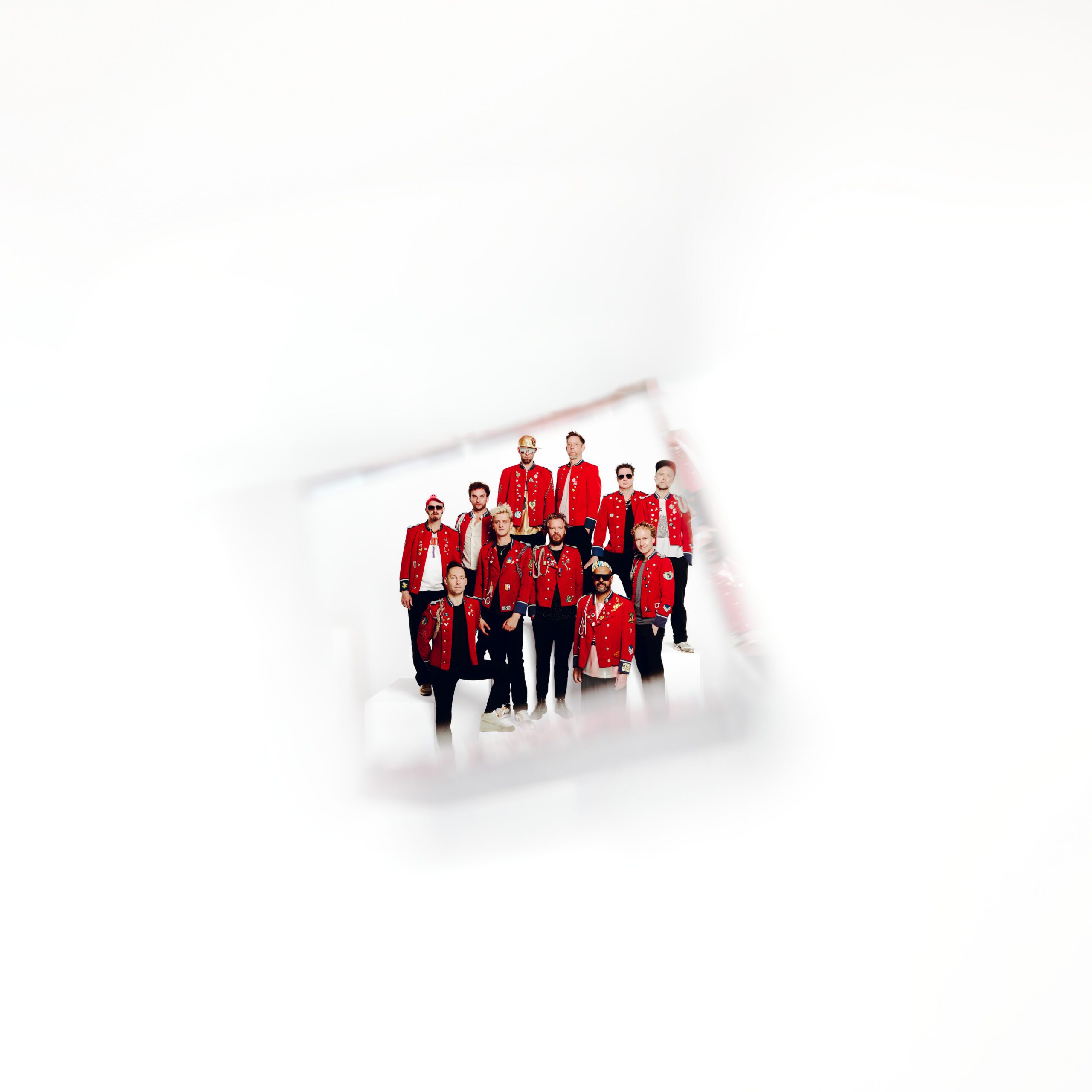 LIVE 2027 MEUTE PRESSPIC C MIRJAM KLUKA EXTENDED MIRRORING REDUZIERT RETOUCH